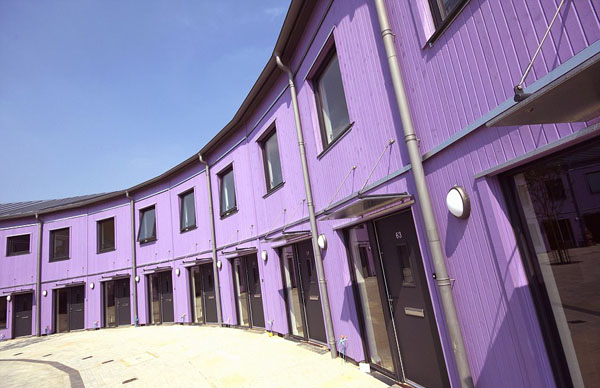 英国住房危机催生新思路 工厂改造成木屋的解决方案